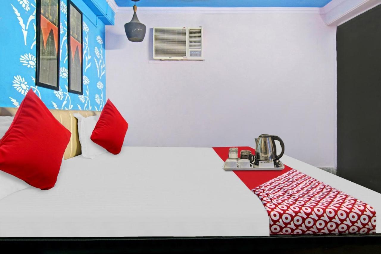 Flagship Hotel Decent Stay Near Pvr Vikaspuri Delhi Нью-Дели Экстерьер фото