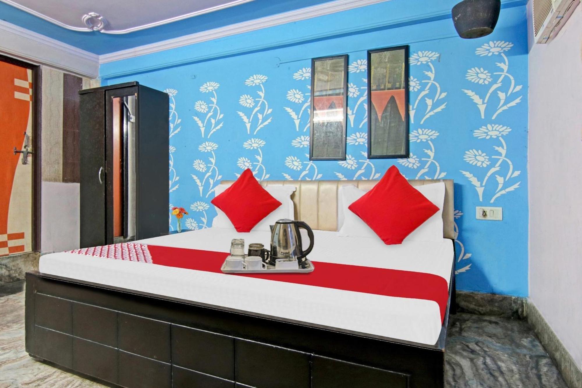 Flagship Hotel Decent Stay Near Pvr Vikaspuri Delhi Нью-Дели Экстерьер фото
