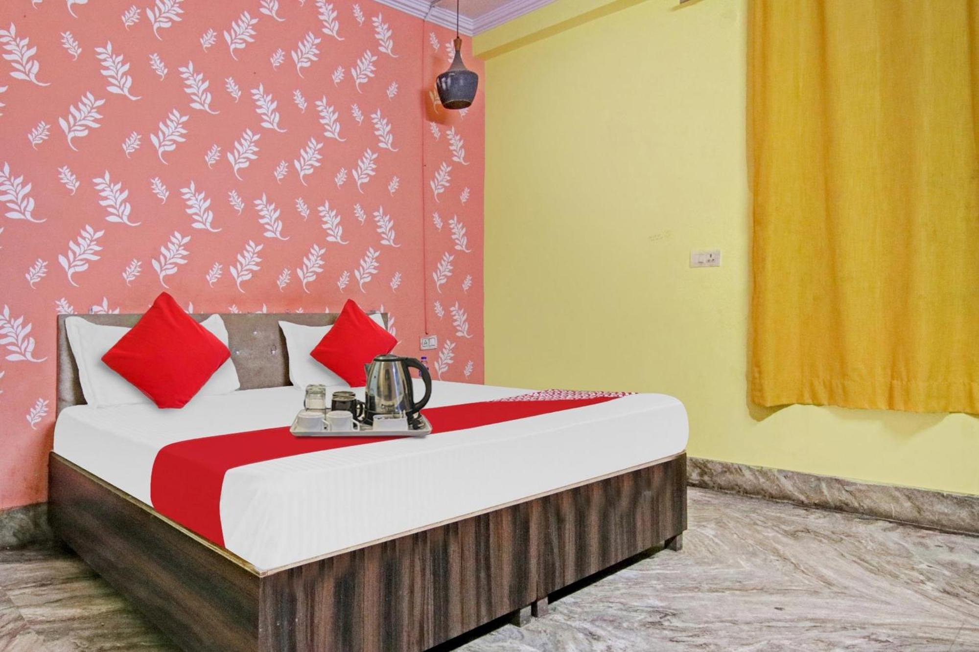 Flagship Hotel Decent Stay Near Pvr Vikaspuri Delhi Нью-Дели Экстерьер фото